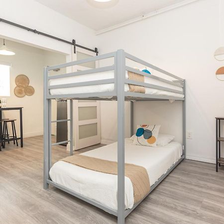 West Deco Aparthotel Маями Бийч Екстериор снимка
