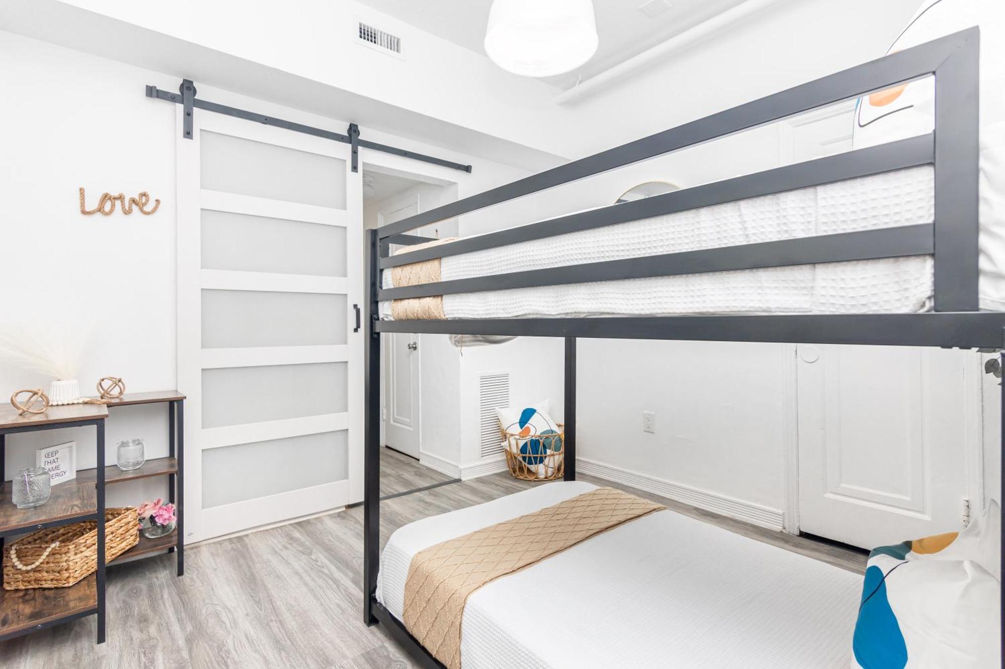 West Deco Aparthotel Маями Бийч Екстериор снимка