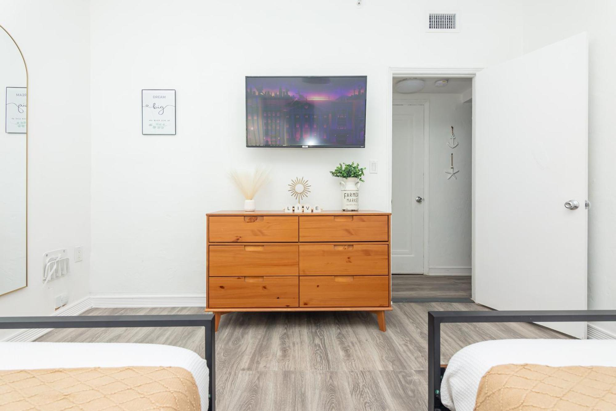 West Deco Aparthotel Маями Бийч Екстериор снимка