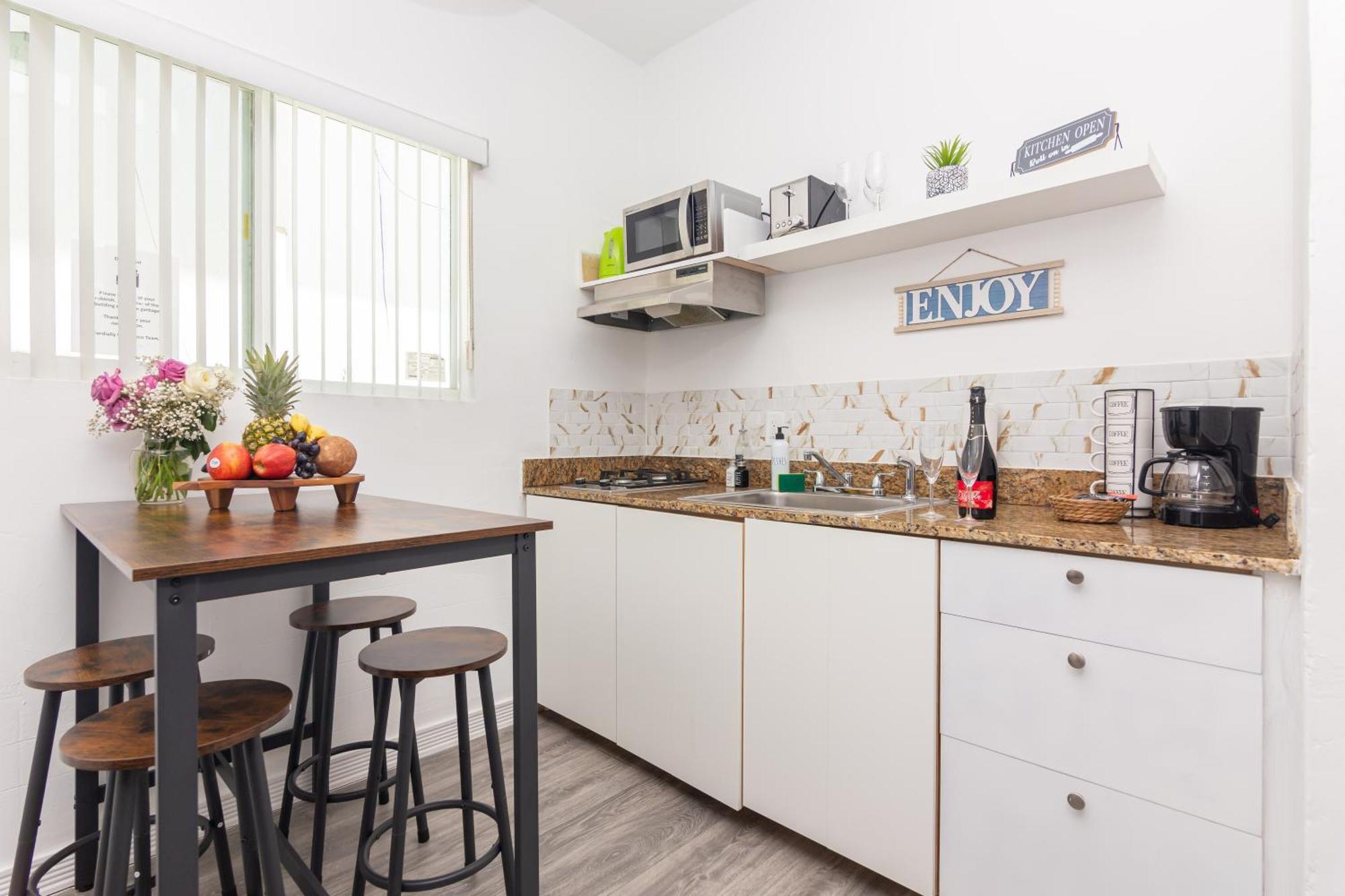 West Deco Aparthotel Маями Бийч Екстериор снимка