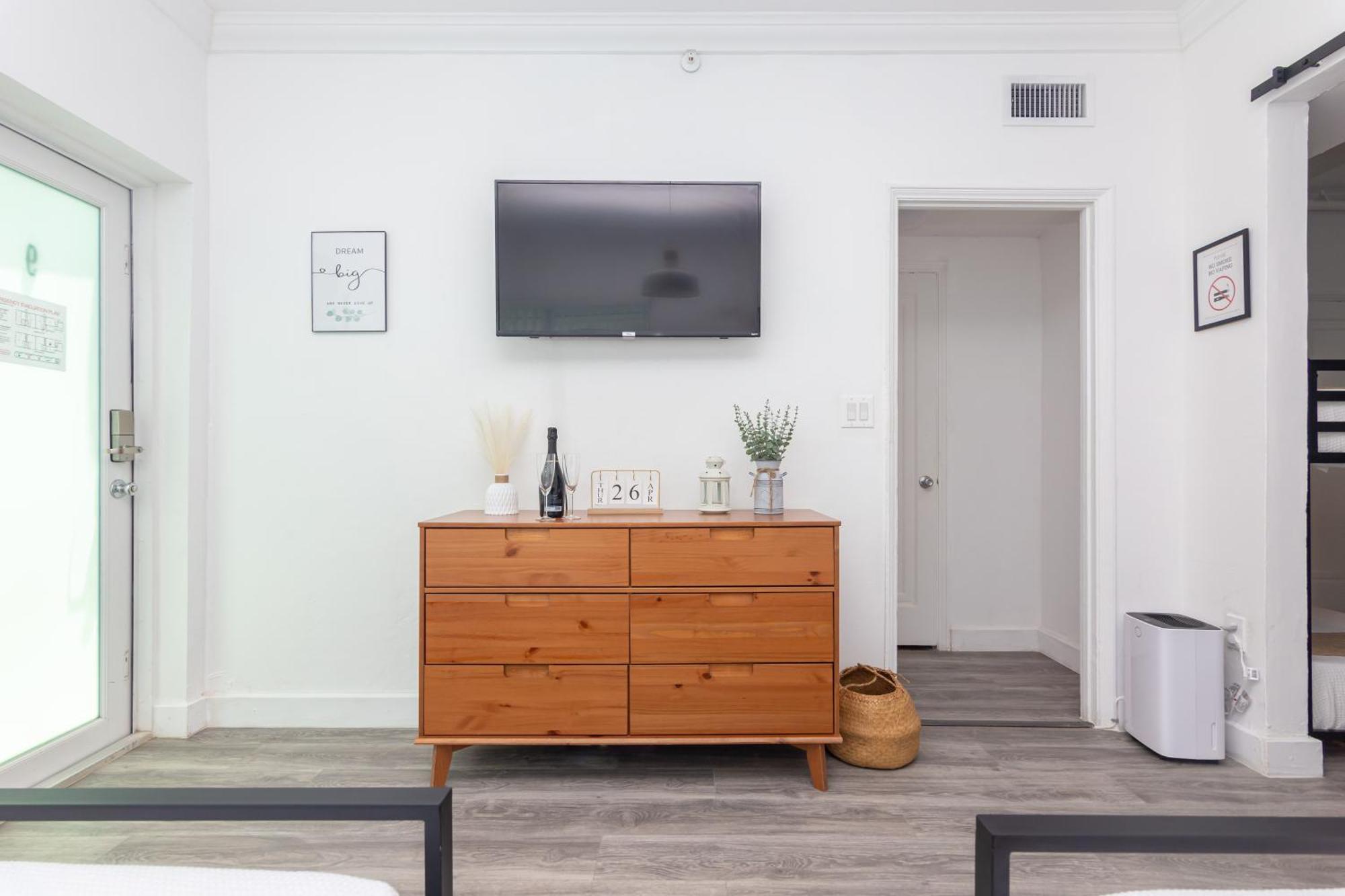 West Deco Aparthotel Маями Бийч Екстериор снимка