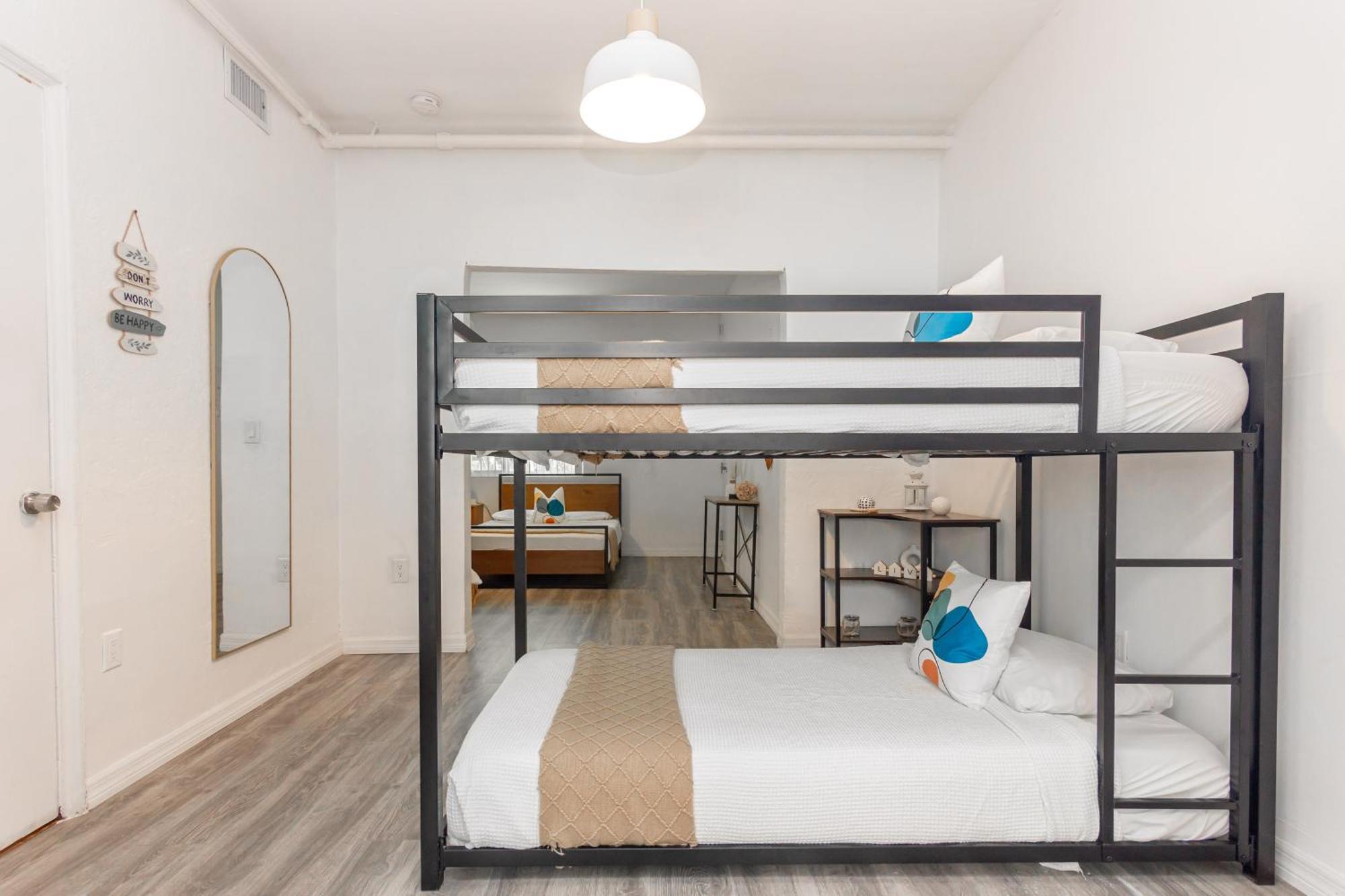 West Deco Aparthotel Маями Бийч Стая снимка