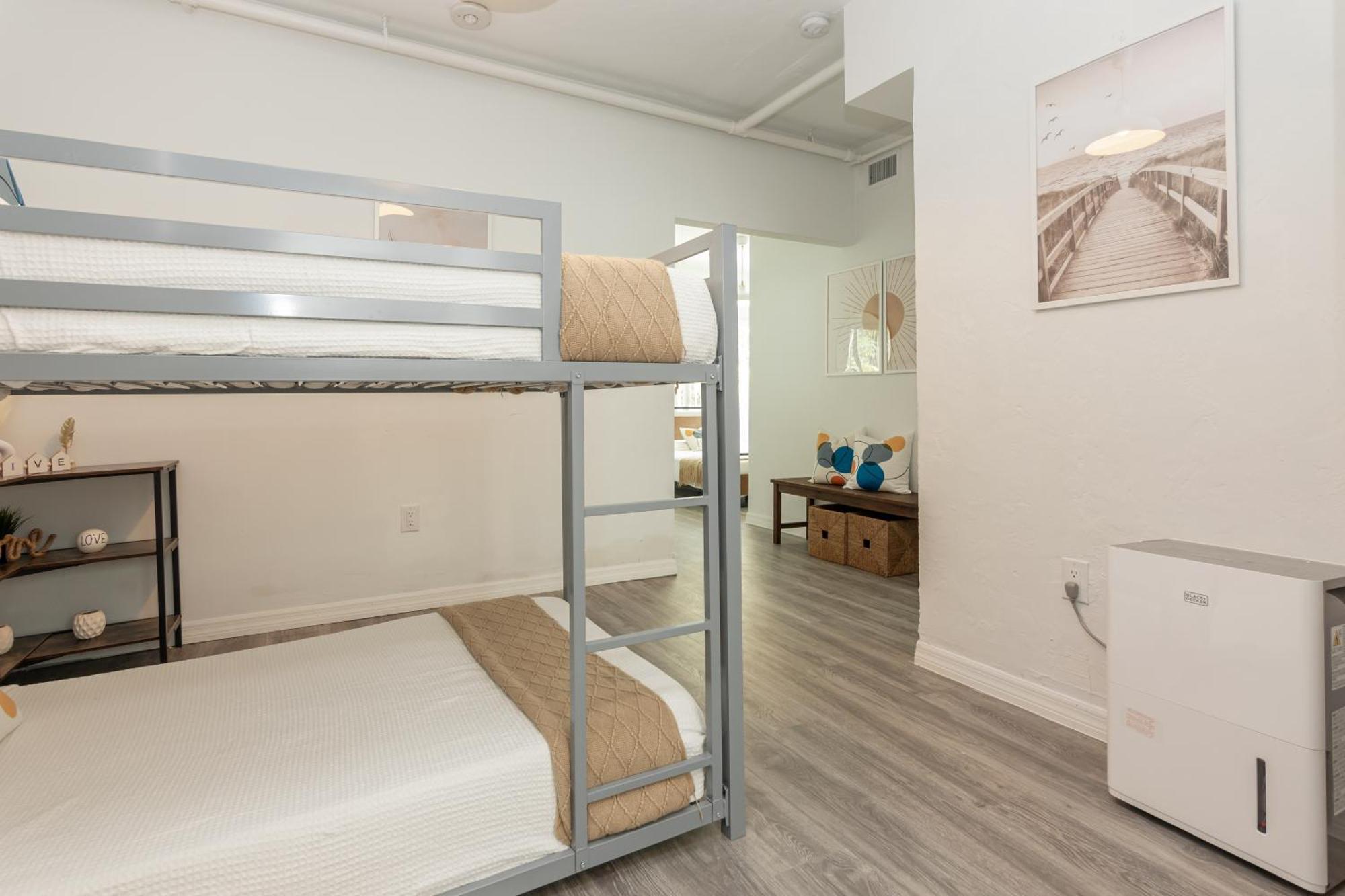 West Deco Aparthotel Маями Бийч Екстериор снимка