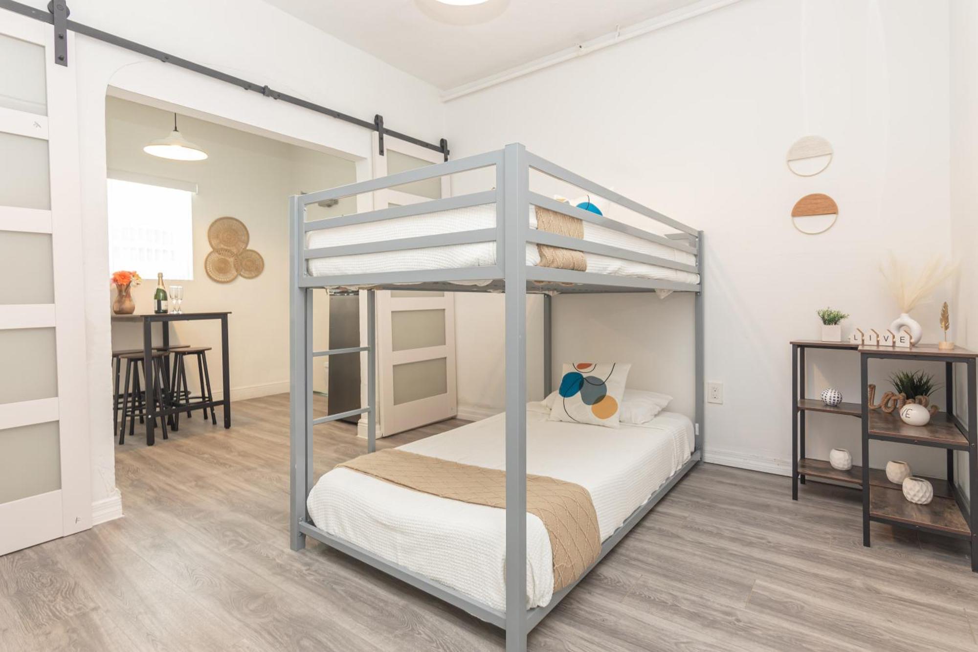 West Deco Aparthotel Маями Бийч Екстериор снимка